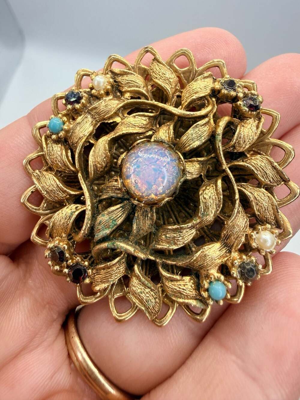 Vintage Gold Tone Floral Filigree Rhinestone Brooch Pin